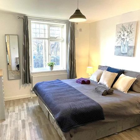 Supreme - 1 Bedroom Apart Sleeps 4 Short/Long Stay Джилингам Екстериор снимка