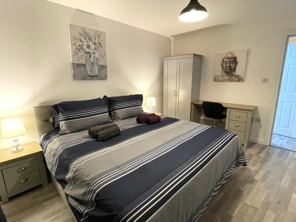 Supreme - 1 Bedroom Apart Sleeps 4 Short/Long Stay Джилингам Екстериор снимка