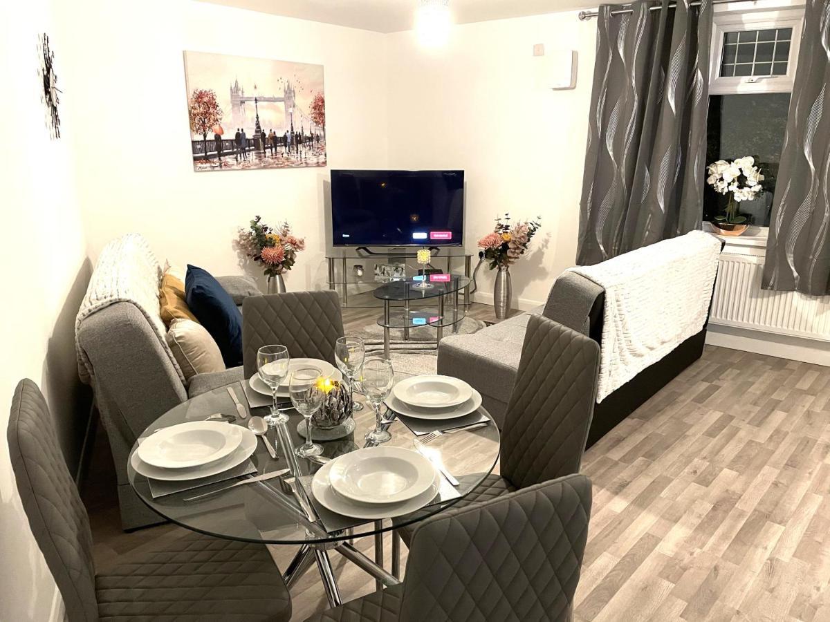 Supreme - 1 Bedroom Apart Sleeps 4 Short/Long Stay Джилингам Екстериор снимка