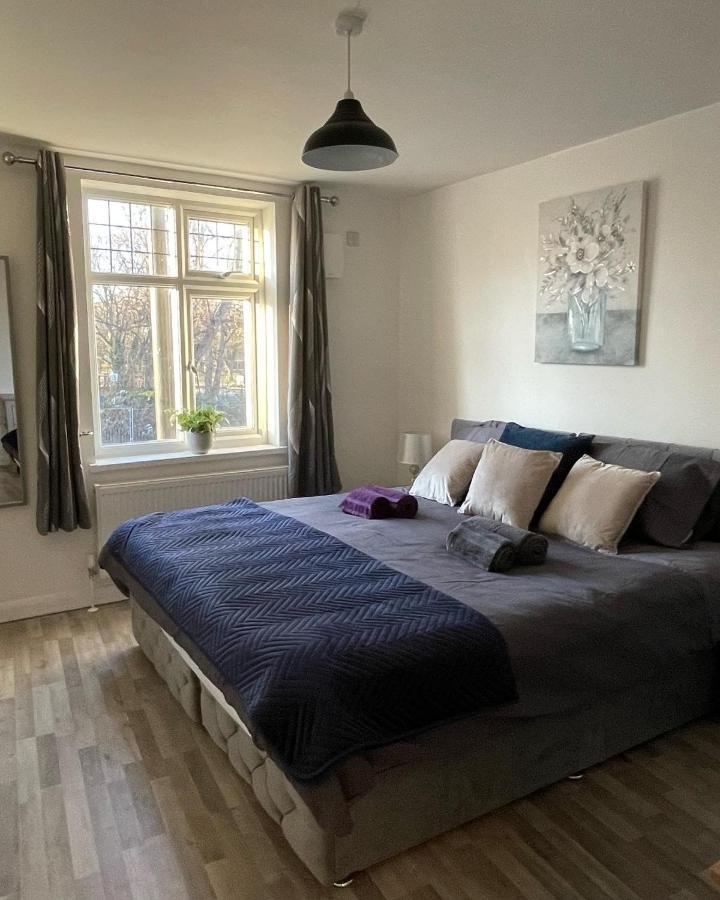 Supreme - 1 Bedroom Apart Sleeps 4 Short/Long Stay Джилингам Екстериор снимка