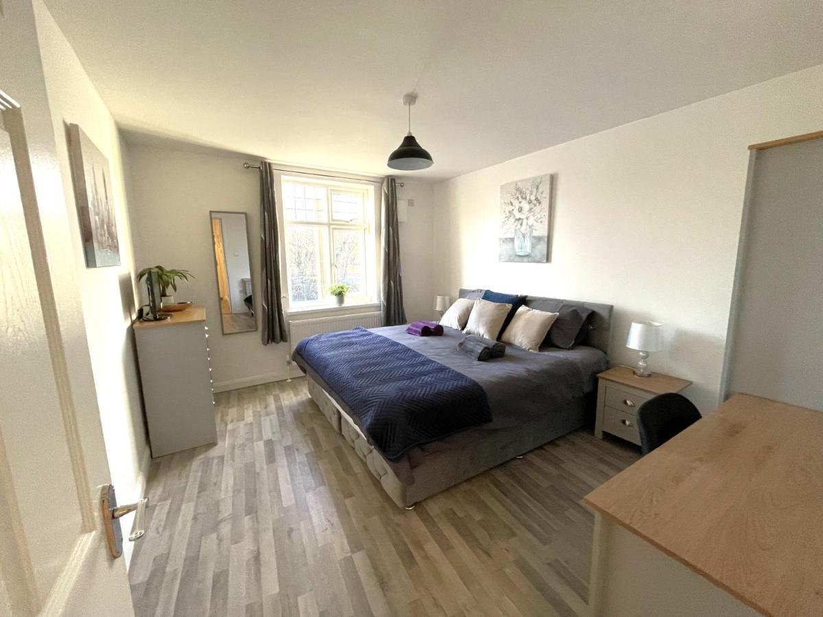 Supreme - 1 Bedroom Apart Sleeps 4 Short/Long Stay Джилингам Екстериор снимка