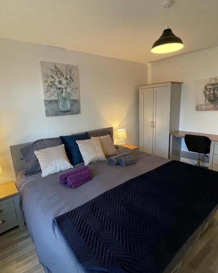 Supreme - 1 Bedroom Apart Sleeps 4 Short/Long Stay Джилингам Екстериор снимка